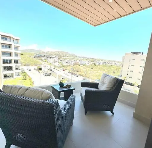 Charming 3 Bedroom Minutes From The Apartment *