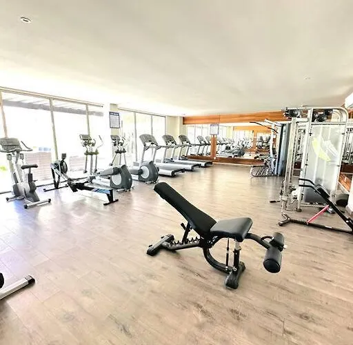 Charming 3 Bedroom Minutes From The Apartment